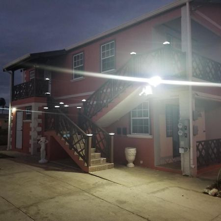 Breezy Apts Saint Philip Ngoại thất bức ảnh