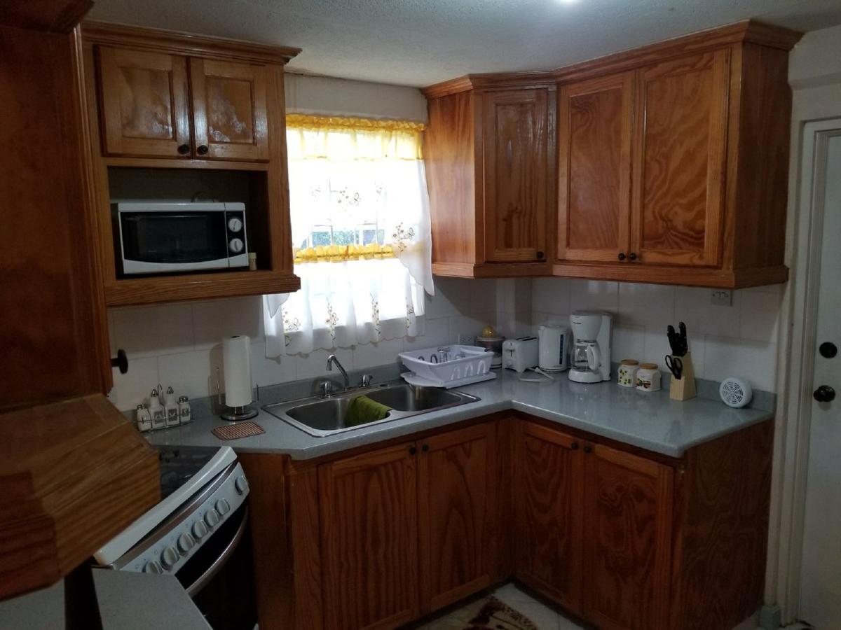 Breezy Apts Saint Philip Ngoại thất bức ảnh